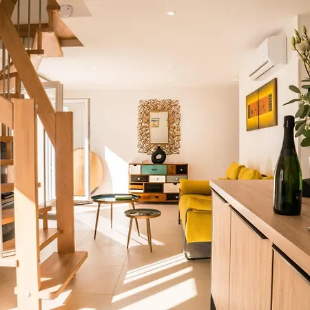 Les Voiles D Azur, Duplex Moderne Avec Vue Sur Le Port Et La Mer, A 2 Minutes Des Plages Apartment Vallauris