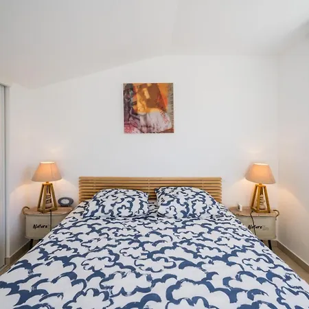 Les Voiles D Azur, Duplex Moderne Avec Vue Sur Le Port Et La Mer, A 2 Minutes Des Plages Vallauris