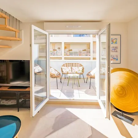 Les Voiles D Azur, Duplex Moderne Avec Vue Sur Le Port Et La Mer, A 2 Minutes Des Plages Apartment *