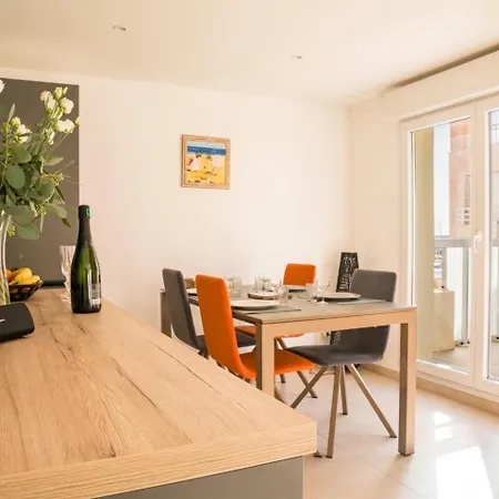 Les Voiles D Azur, Duplex Moderne Avec Vue Sur Le Port Et La Mer, A 2 Minutes Des Plages Apartment Vallauris